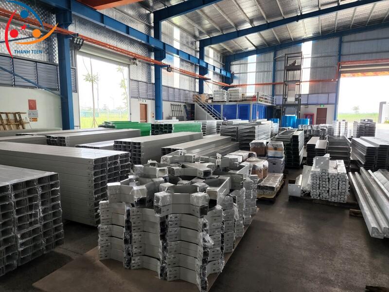 Xưởng sản xuất phụ kiện thang cáp tại Thành Tiến