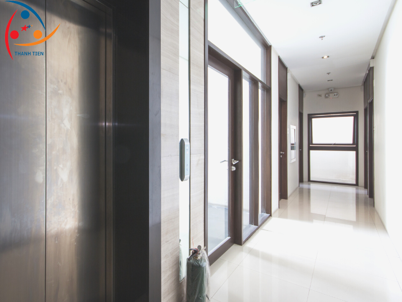 Thang máy đưa tới tận các phòng trong khách sạn