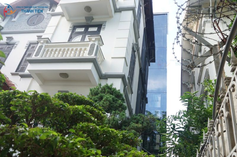 Thang máy ngoài trời thường sử dụng ở đâu?