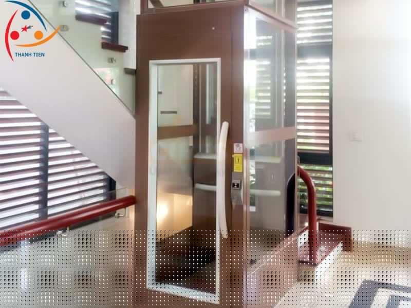 Thang máy tiết kiệm diện tích được lắp đặt tại cái không gian có diện tích hạn chế