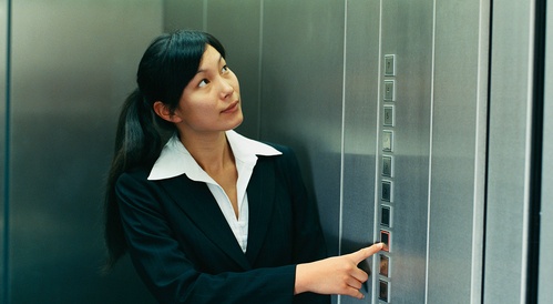 cách sử dụng thang máy một cách hiệu quả