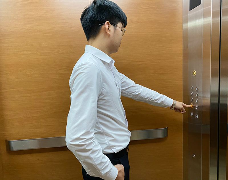 hướng dẫn sử dụng thang máy công nghệ mới