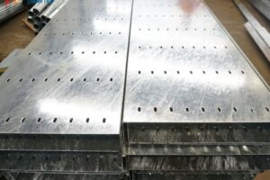 Thang máng cáp mạ kẽm nhúng nóng: Quy trình sản xuất & báo giá chi tiết