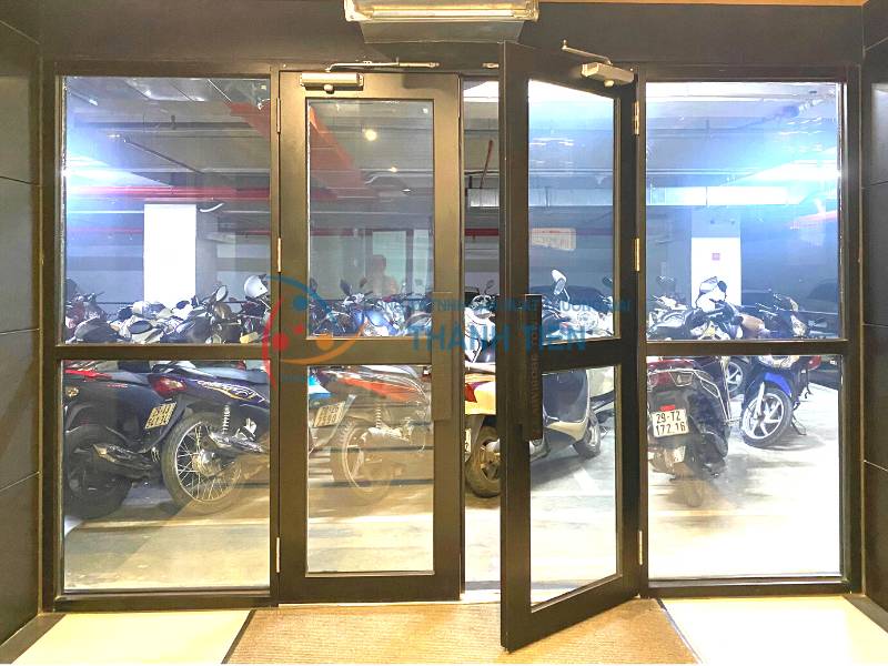 Cửa kính ngăn cháy ei60