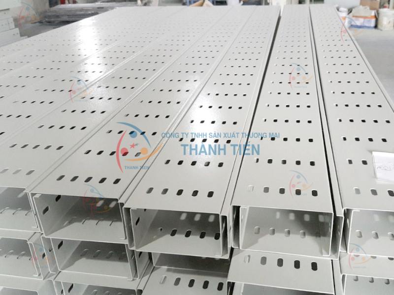 Máng cáp đục lỗ là gì?