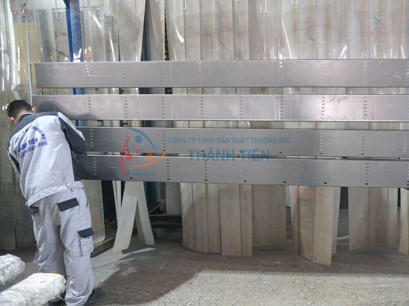 Phương pháp xử lý bề mặt máng cáp sơn tĩnh điện
