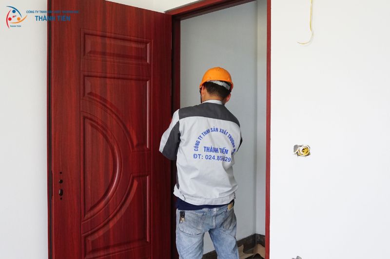 Cửa thép vân gỗ