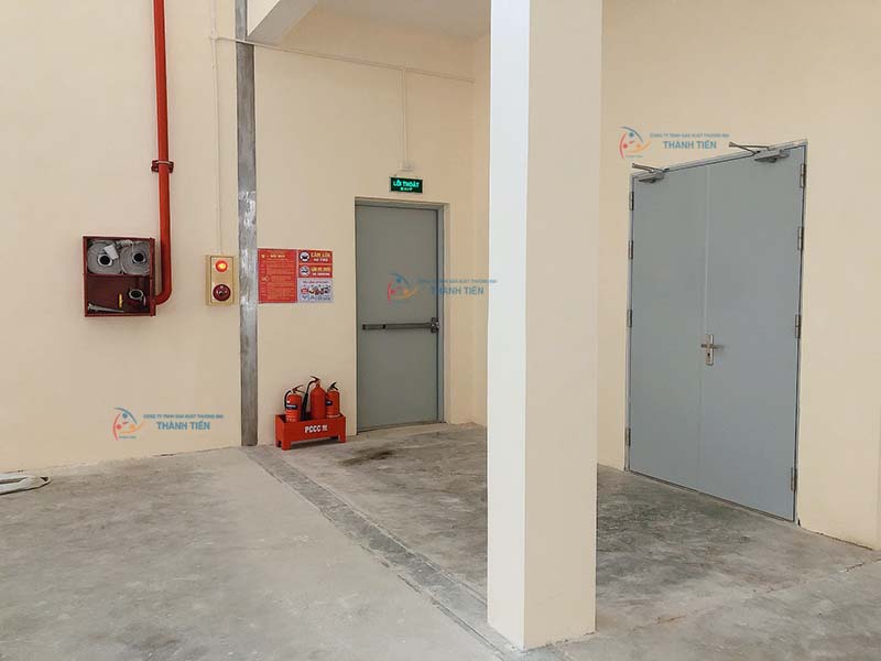 Cửa thoát hiểm nhà xưởng sản xuất uy tín