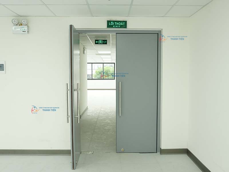 Cửa thoát hiểm nhà xưởng sản xuất uy tín