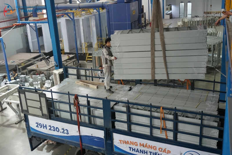 Một số hình ảnh thang máng cáp Thành Tiến đã thực hiện