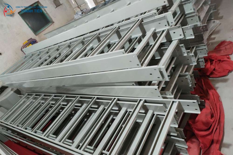 Thang máng cáp Tủ điện Miền Đông