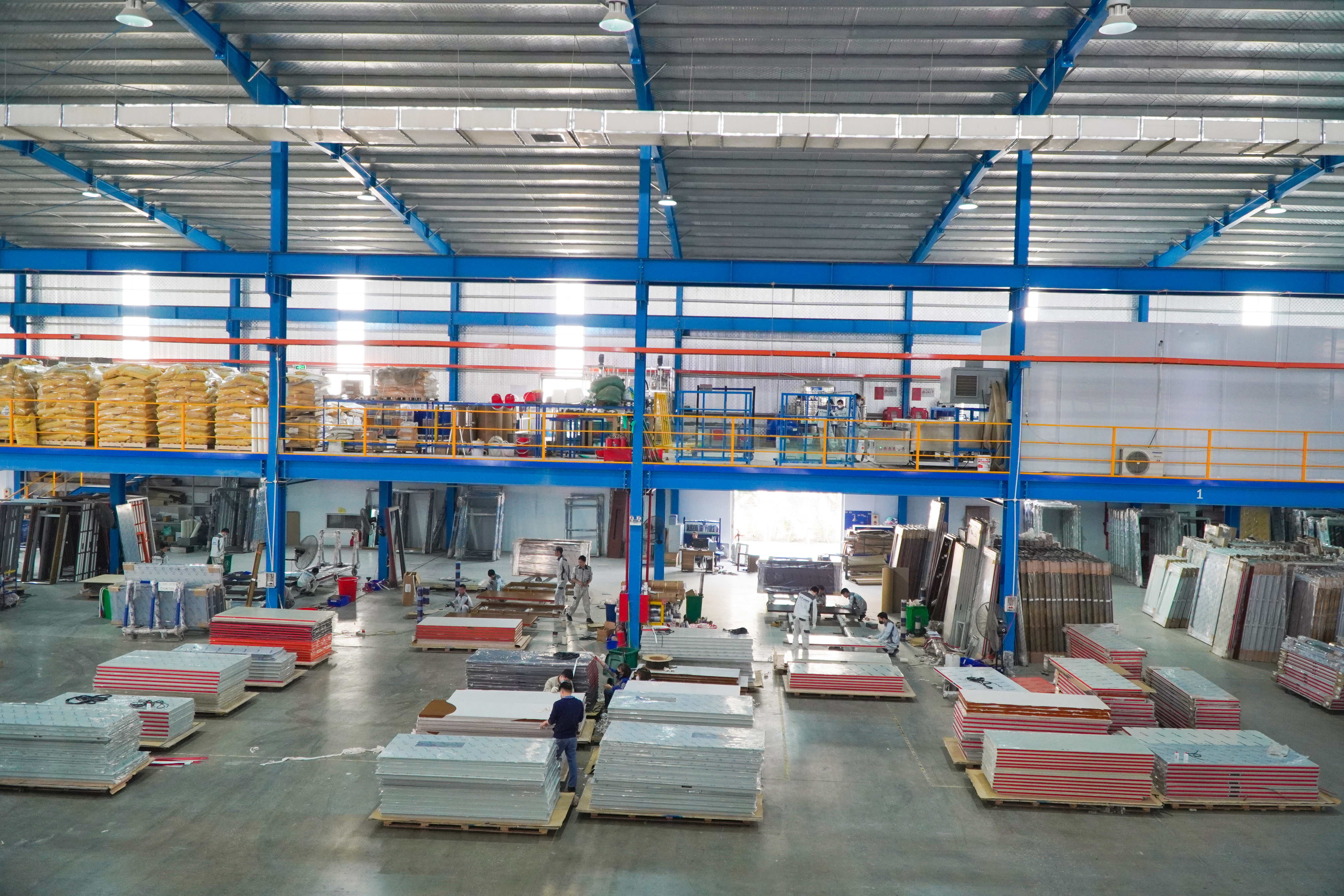 Công ty TNHH Thành Tiến đã khẳng định vị thế đơn vị tiên phong trong lĩnh vực sản xuất cửa cửa chì chuyên dụng