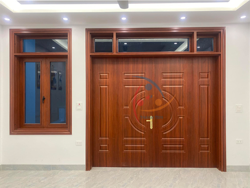 Cửa thép màu vân gỗ 4 cánh